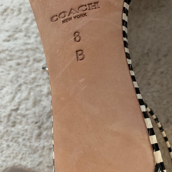 Women’s Coach Heels, Size 8 - Picture 4 of 4